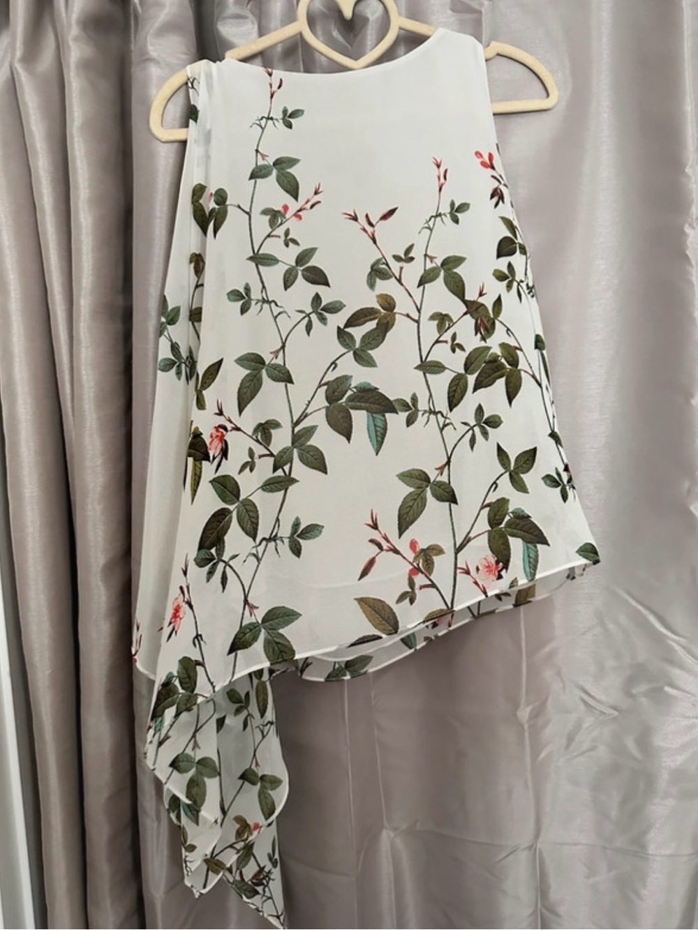 Adrianna Papell Floral White Asymmetric shirt